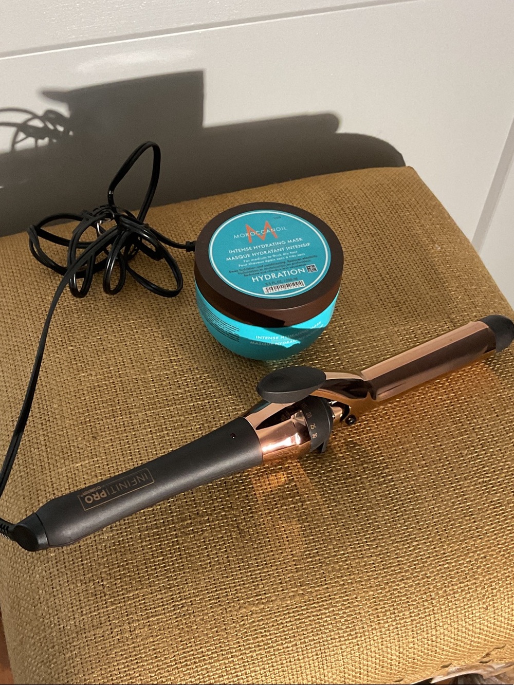 Moroccanoil Hydration Hair Mask+- curling iron